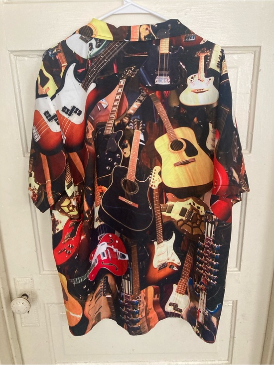 Hawalili Other - Hawalili Button Up Shirt Mens Guitars All Over Hawaiian Size XL